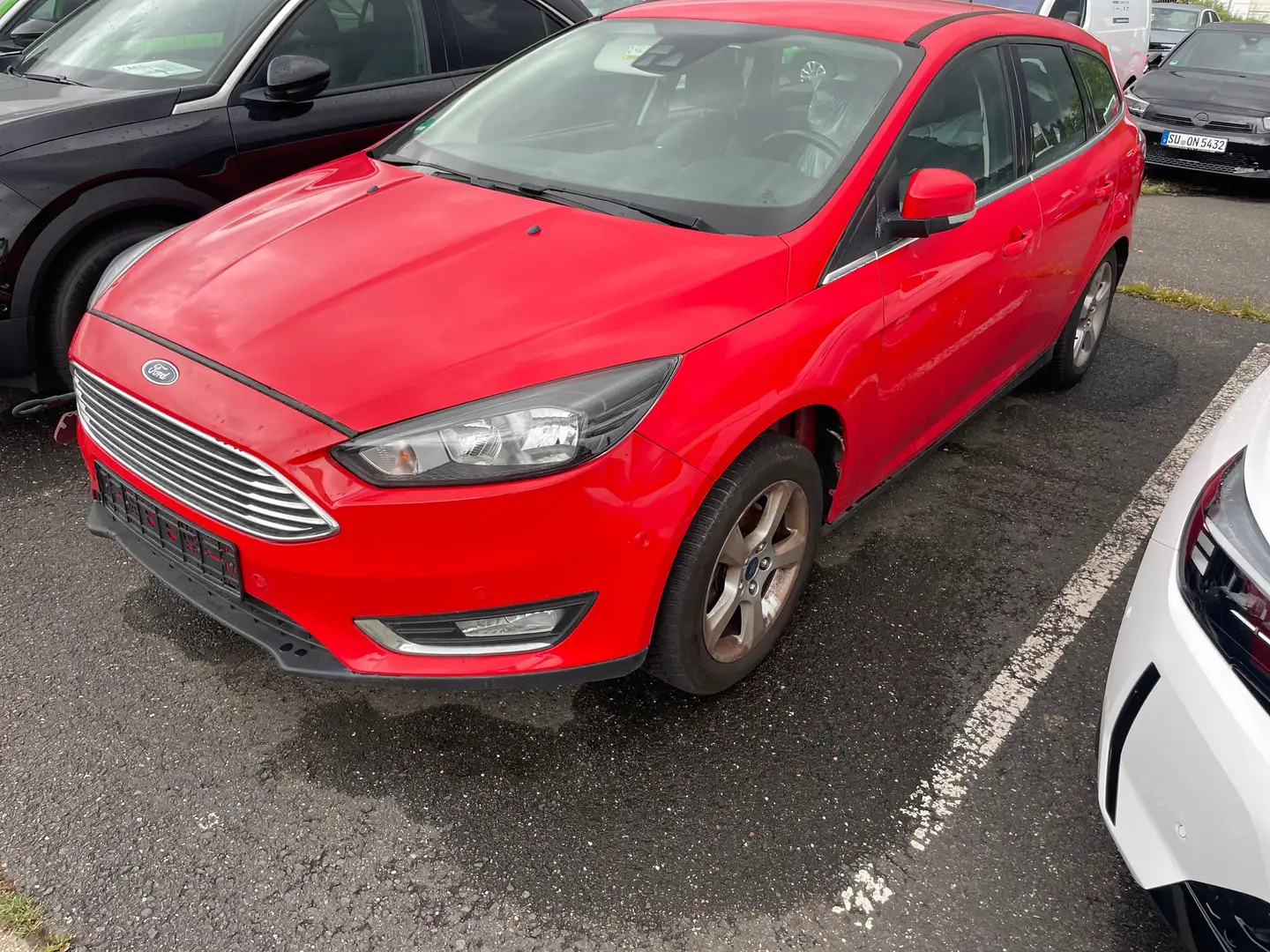 Ford Focus FOCUS 1.0 TITANIUM+AUTOMATIK+MOTORSCHADEN+ Rood - 1