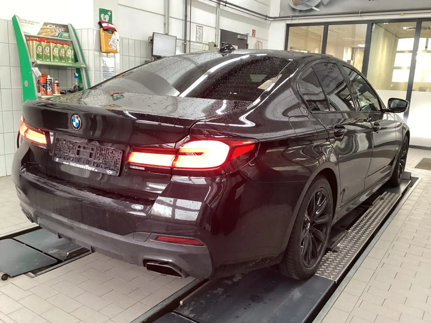 BMW 540 d xDrive M Sportpaket + 2Jahre-BPS.-GARANTIE Schwarz - 2