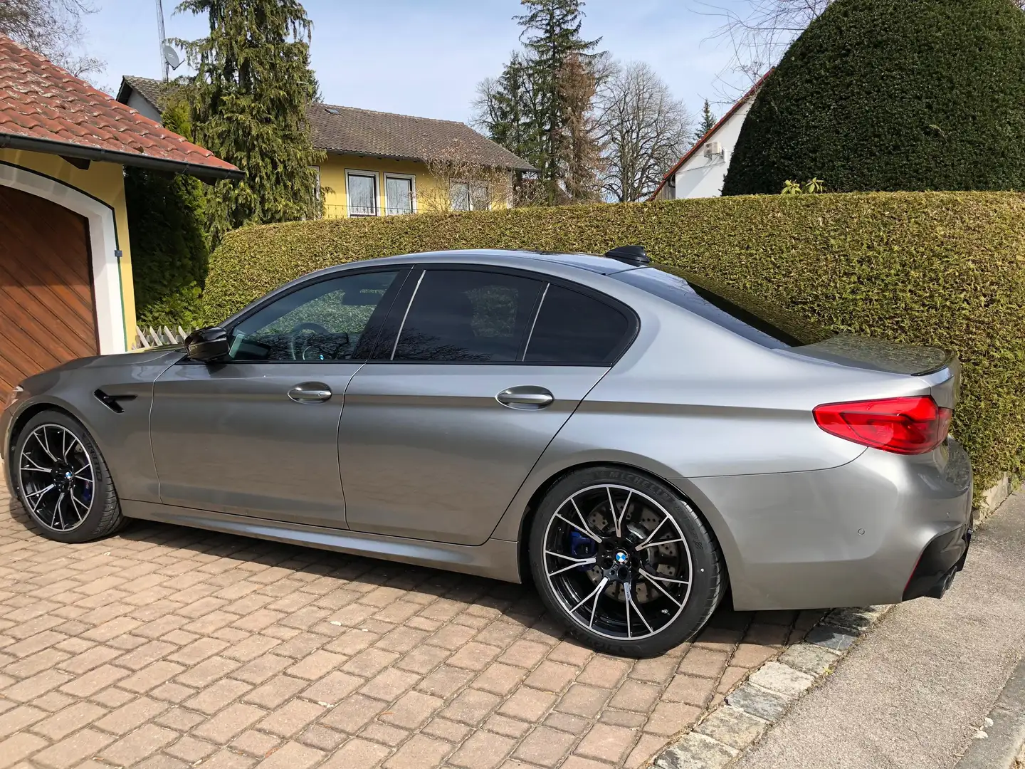 BMW M5 5er Competition Grau - 1