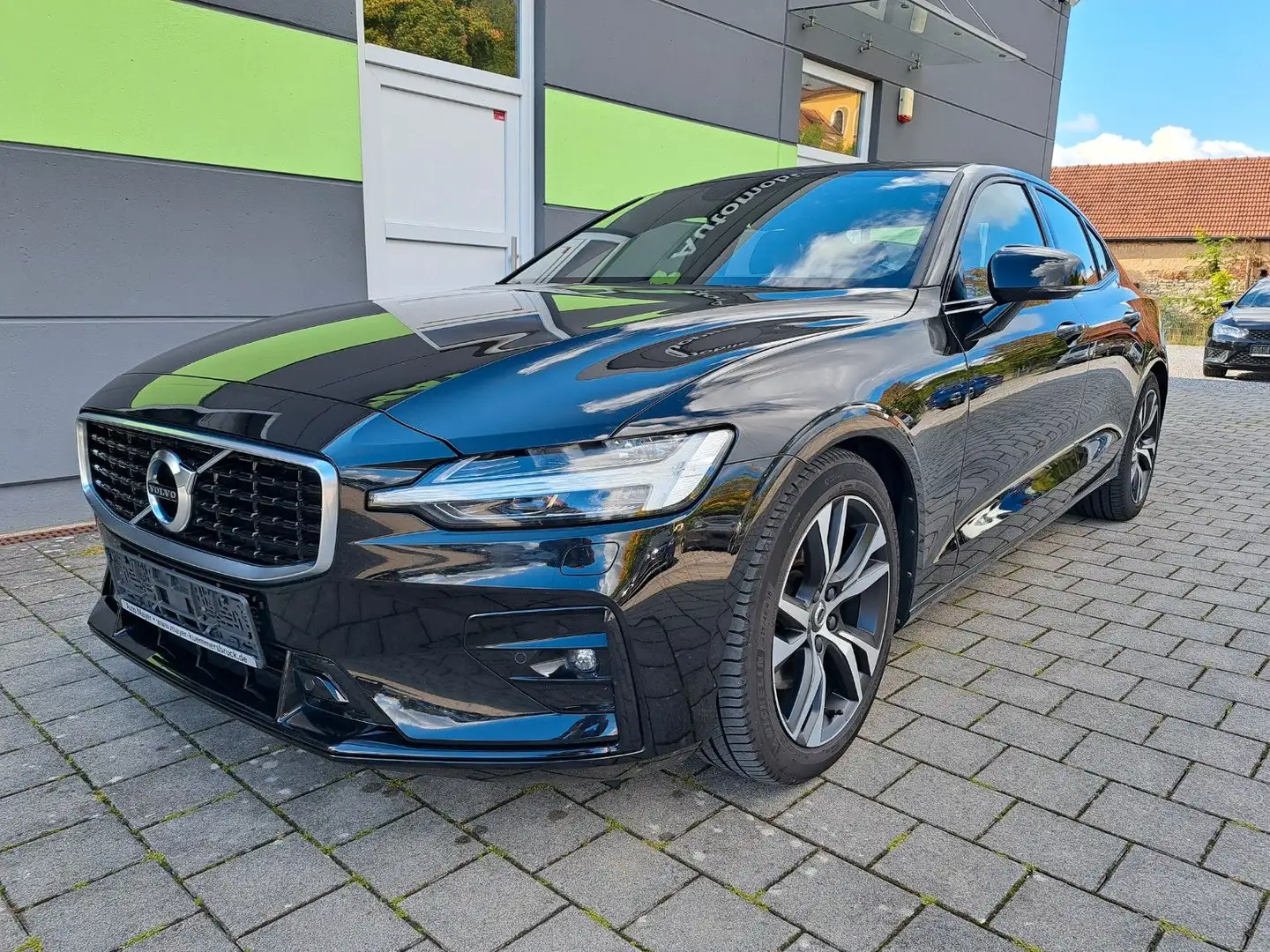 Volvo S60 Lim. R Design "Navi-LED-Sport" Schwarz - 2