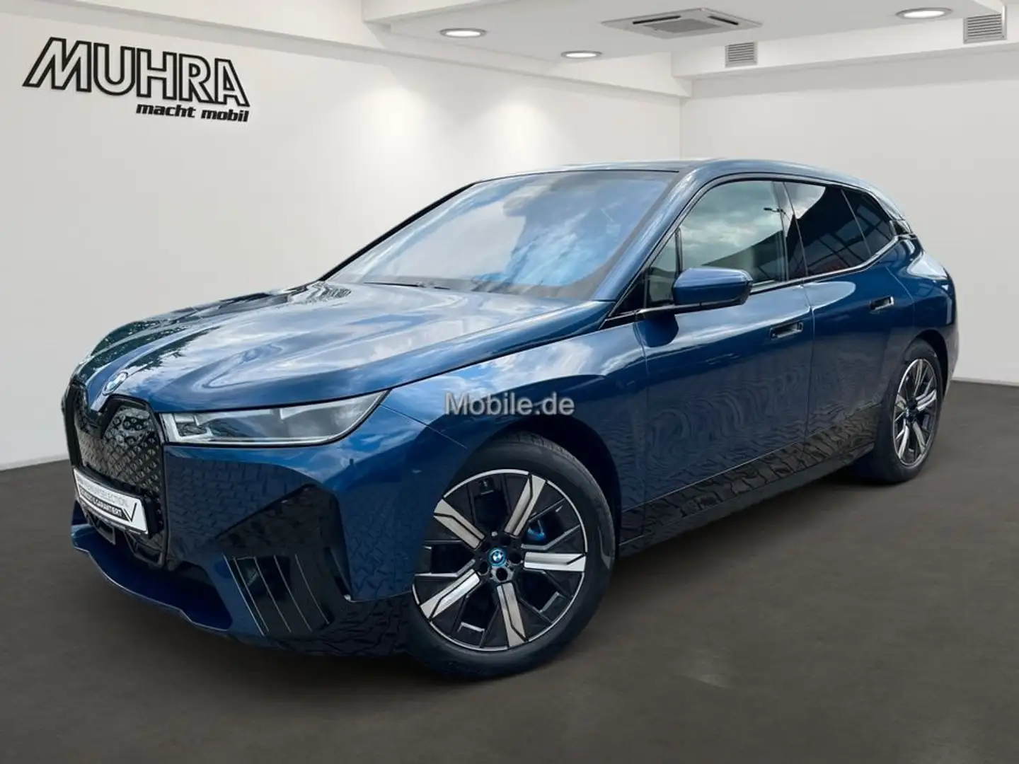 BMW iX xDrive40 Sportpaket 21" Autobahnassistent Skyloung Bleu - 2