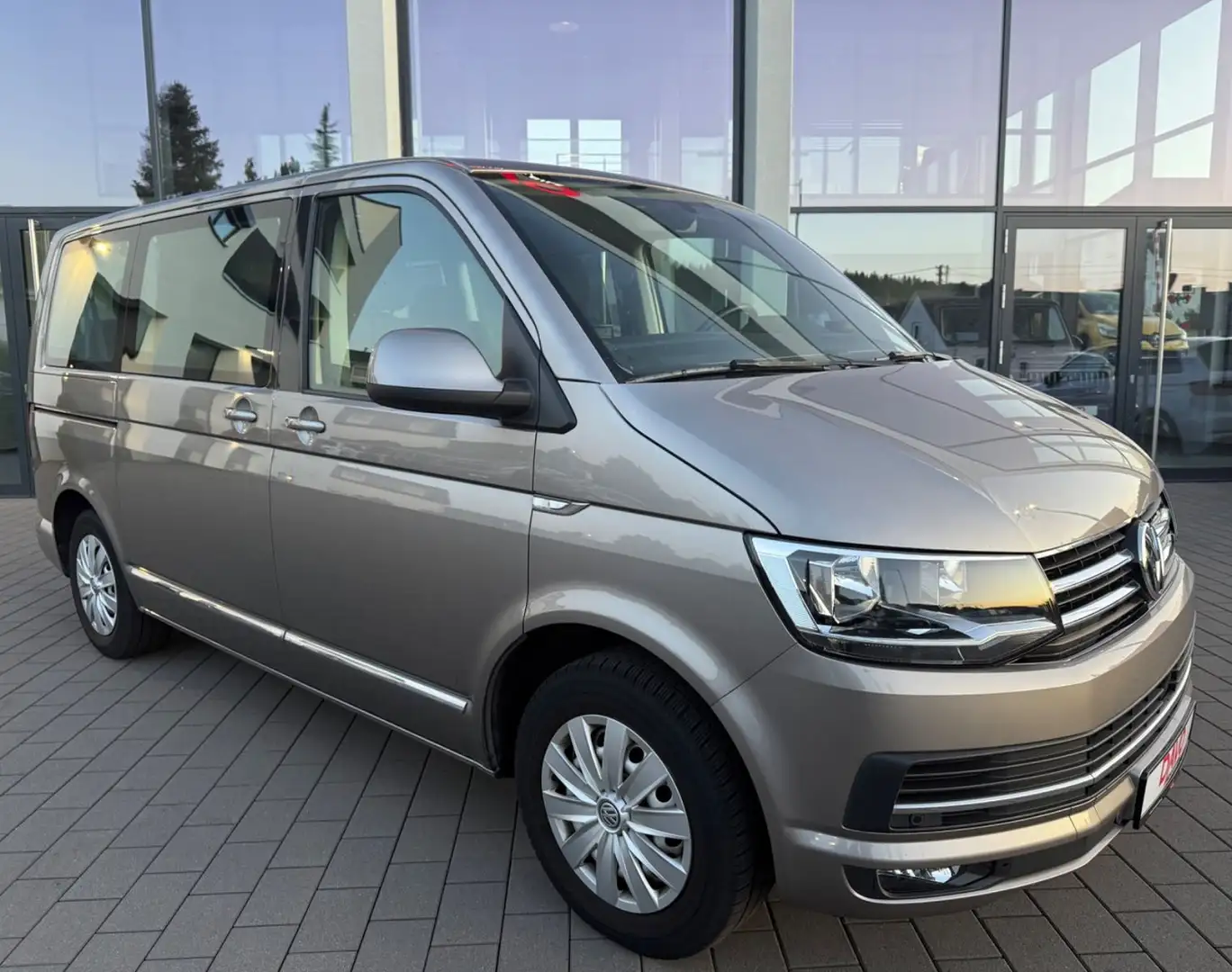 Volkswagen T6 Caravelle 2.0 TSI Comfortline 8-Sitzer/DCC/AC Beige - 2