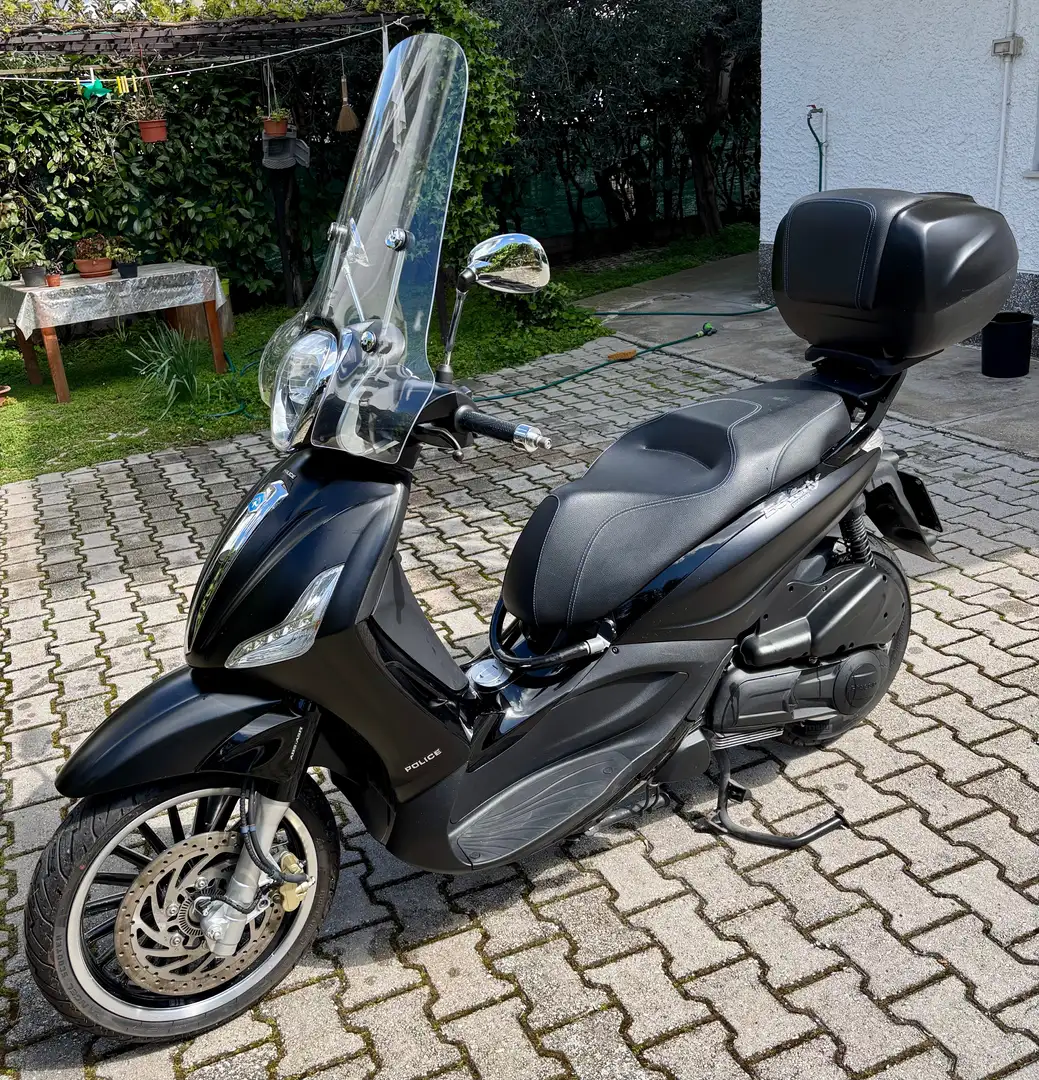 Piaggio Beverly 300 i.e. ABS-ASR Police Fekete - 1