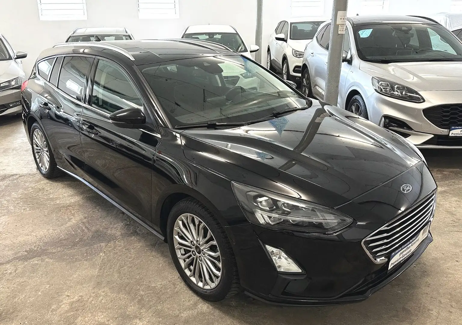Ford Focus Turnier, wenig KM, ACC, LED, Kamera, Titan Negro - 2