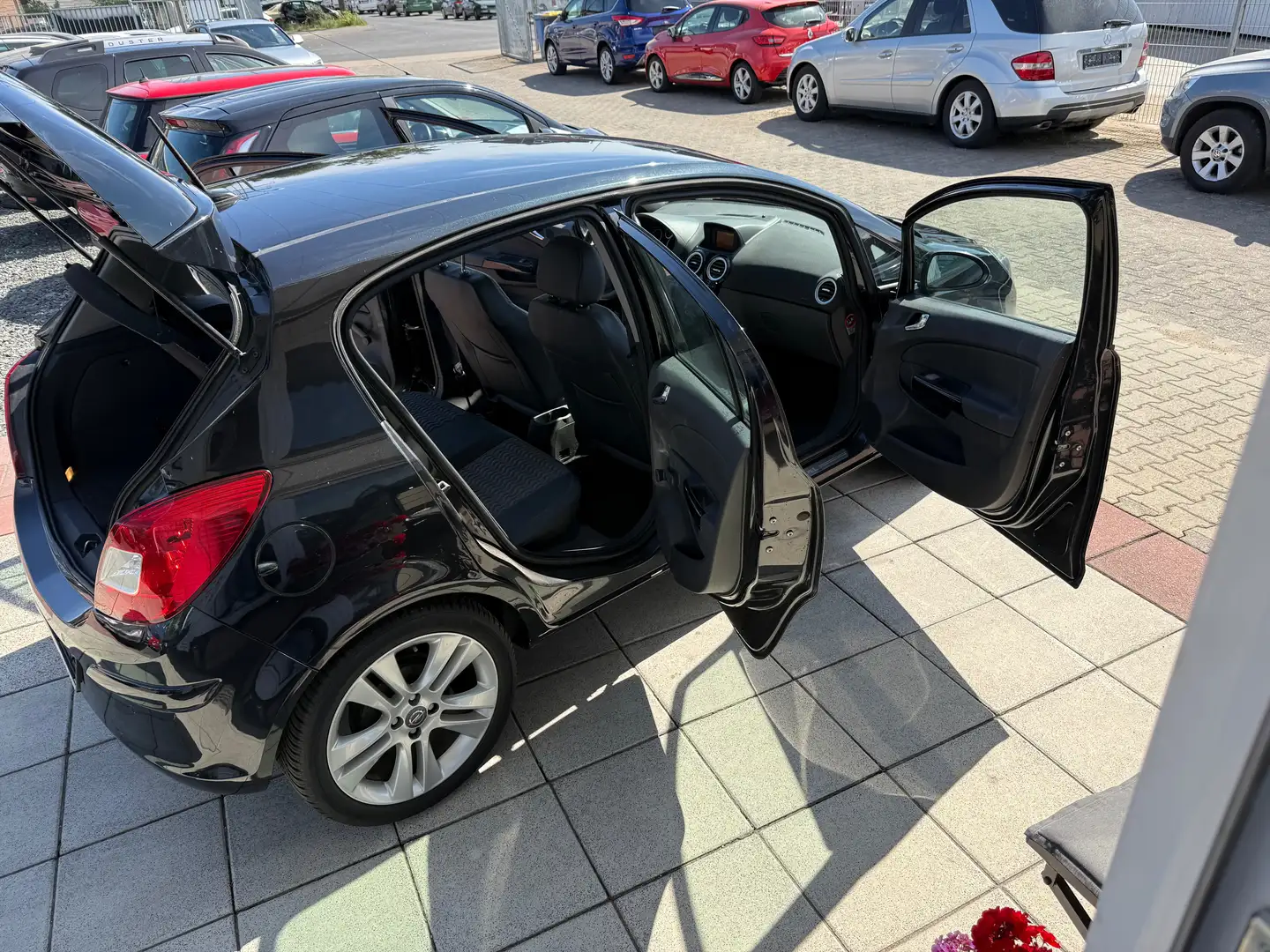 Opel Corsa Innovation Schwarz - 2