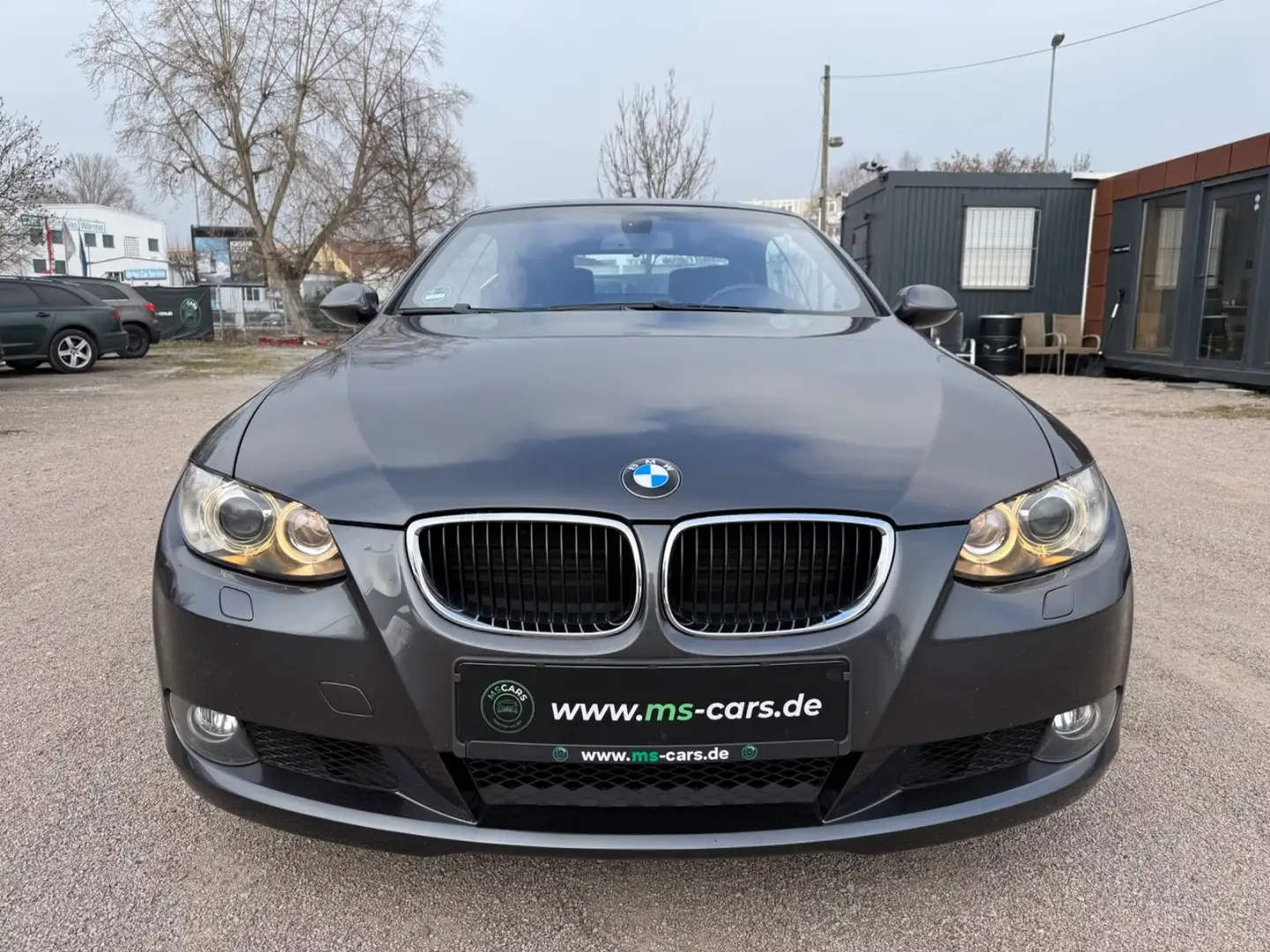 BMW 320 i Cabrio Automatik *Hardtop/Leder* - 2