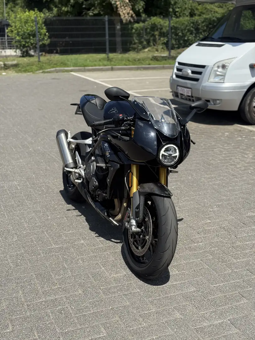 Triumph Speed Triple 1200 RR - 1