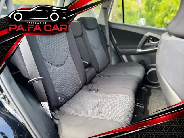 Toyota RAV4 view 12