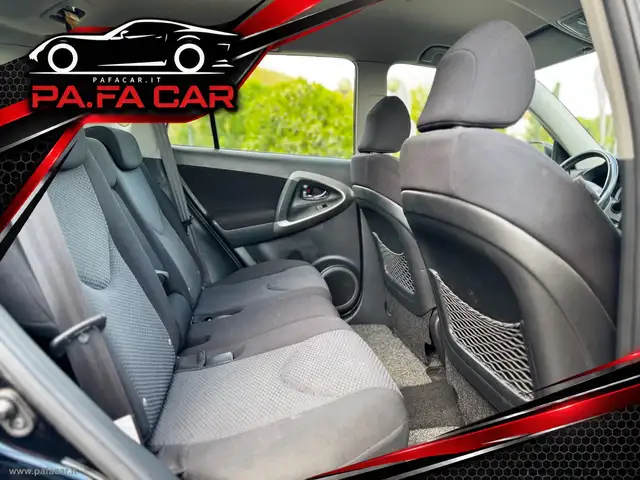 Toyota RAV4 view 11