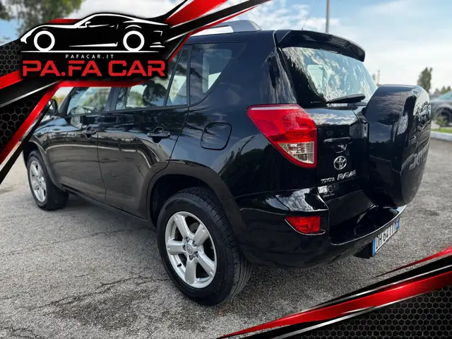 Toyota RAV4 view 7