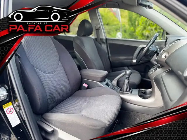 Toyota RAV4 view 10