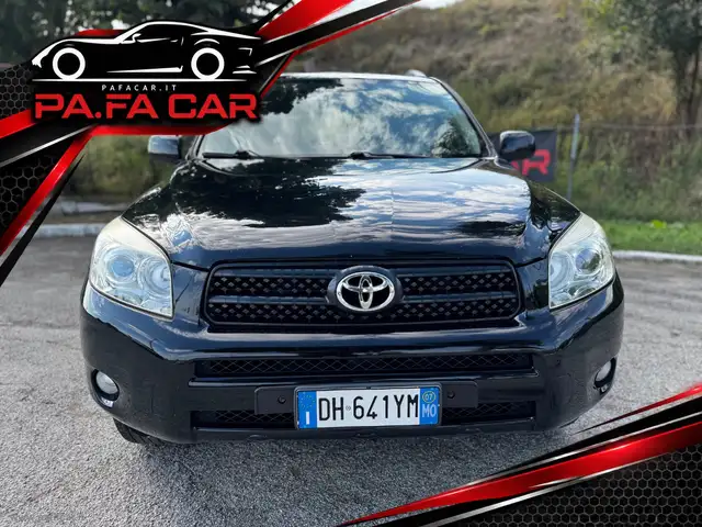 Toyota RAV4 view 2