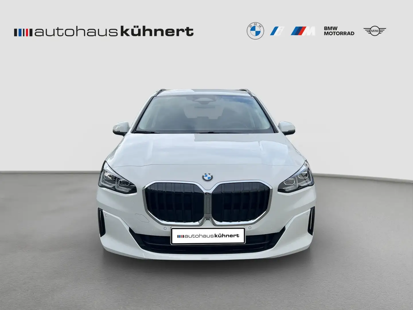 BMW 218 i Active Tourer SpurAss HiFi Navi ParkAss DAB Weiß - 2