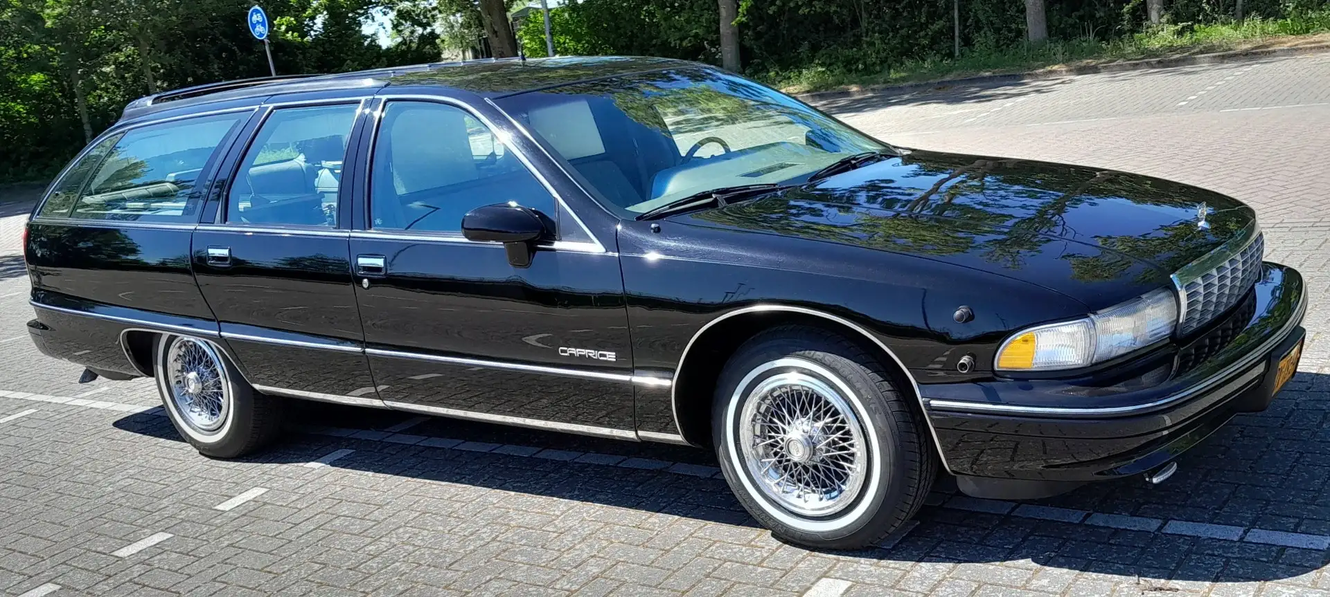 Chevrolet Suburban Chevrolet Caprice Stationwagon 1992 LPG Schwarz - 2