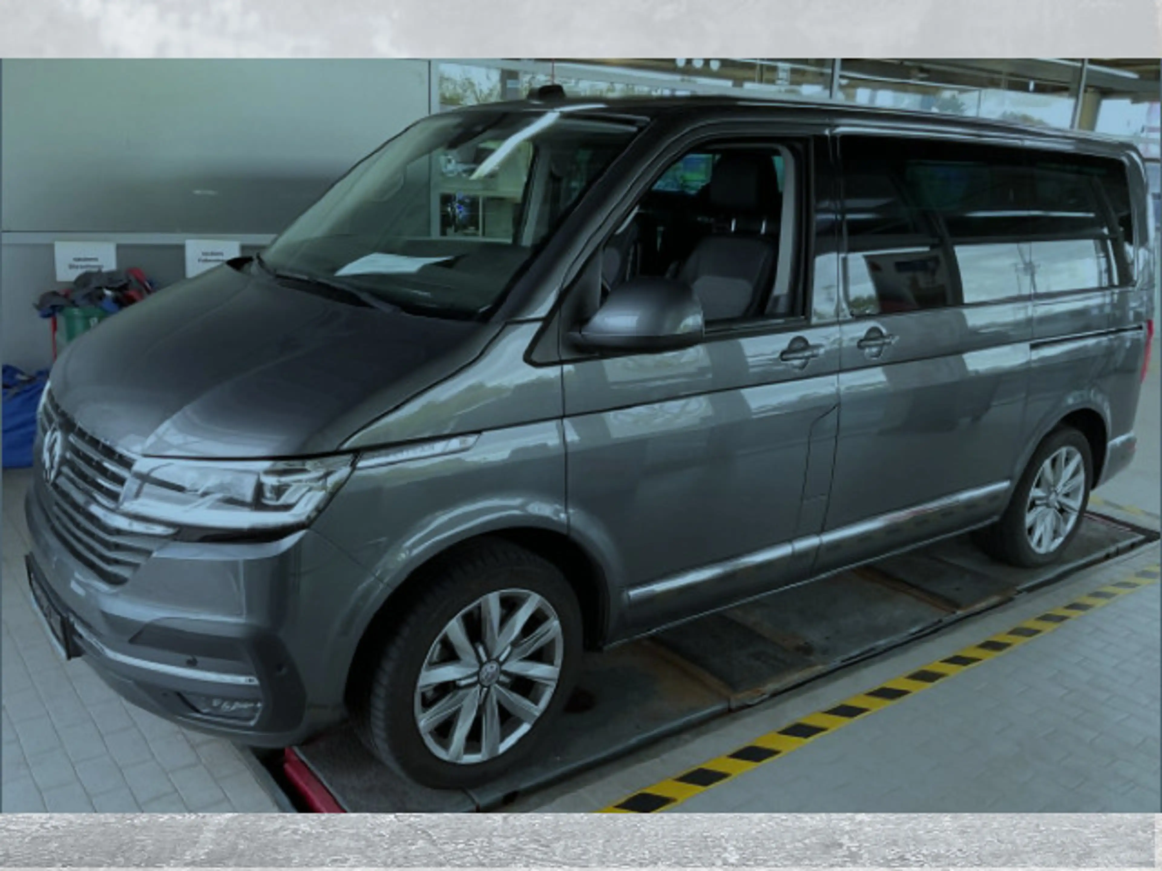 Volkswagen T6.1 Multivan 2.0 TDI Autom. Generation Six Navi