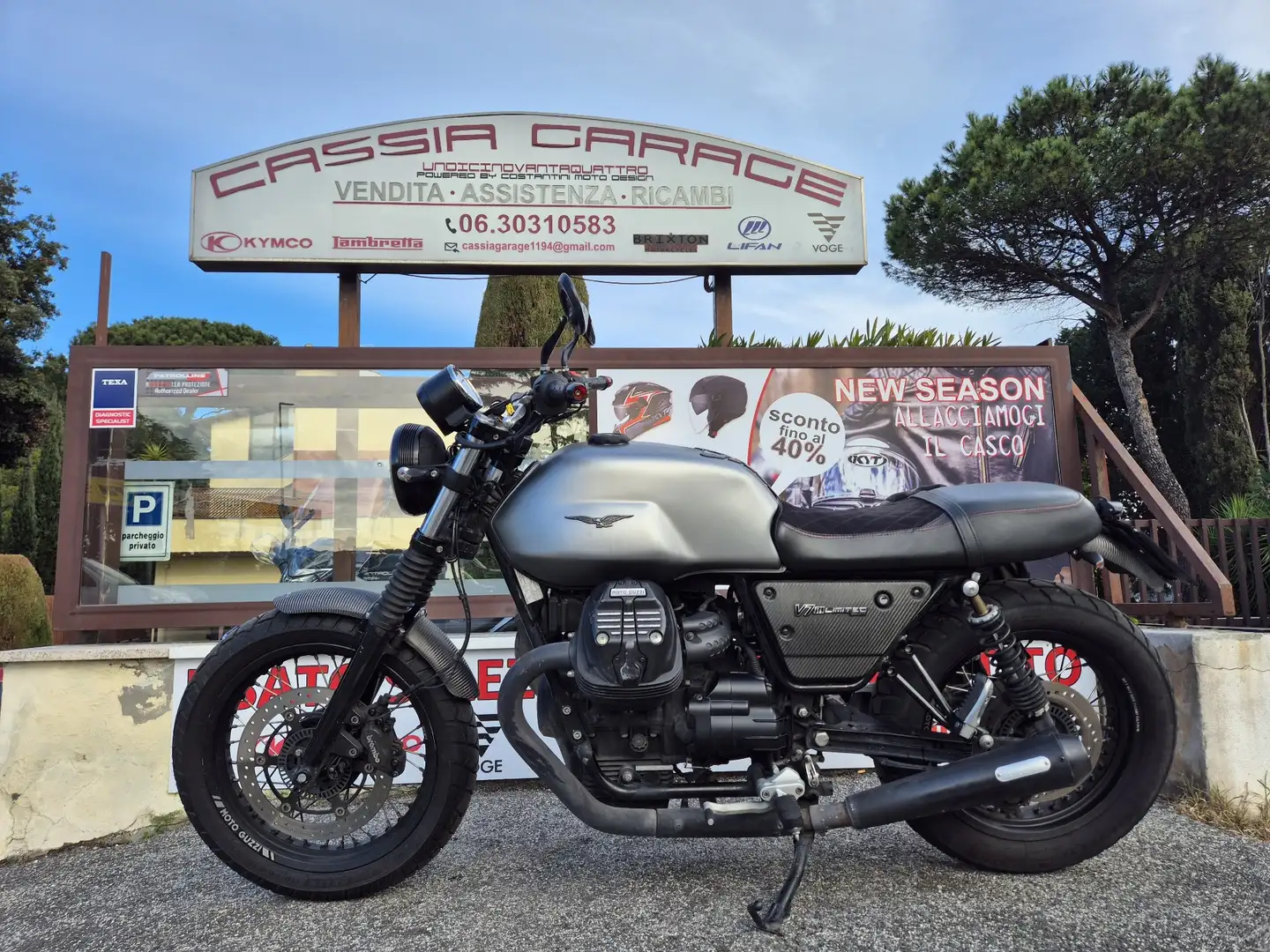 Moto Guzzi V 7 Rough Grigio - 2