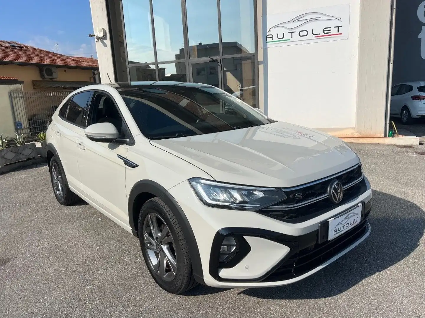 Volkswagen Taigo 1.0 TSI 110 CV DSG R-Line Grigio - 1