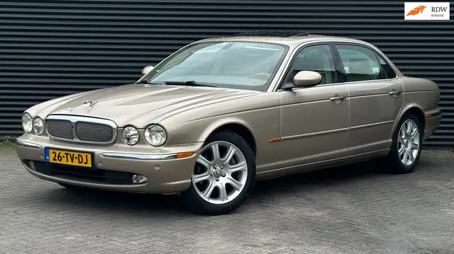 Jaguar XJ 4.2 V8 LWB | Schuifdak | Keurige staat | PDC |