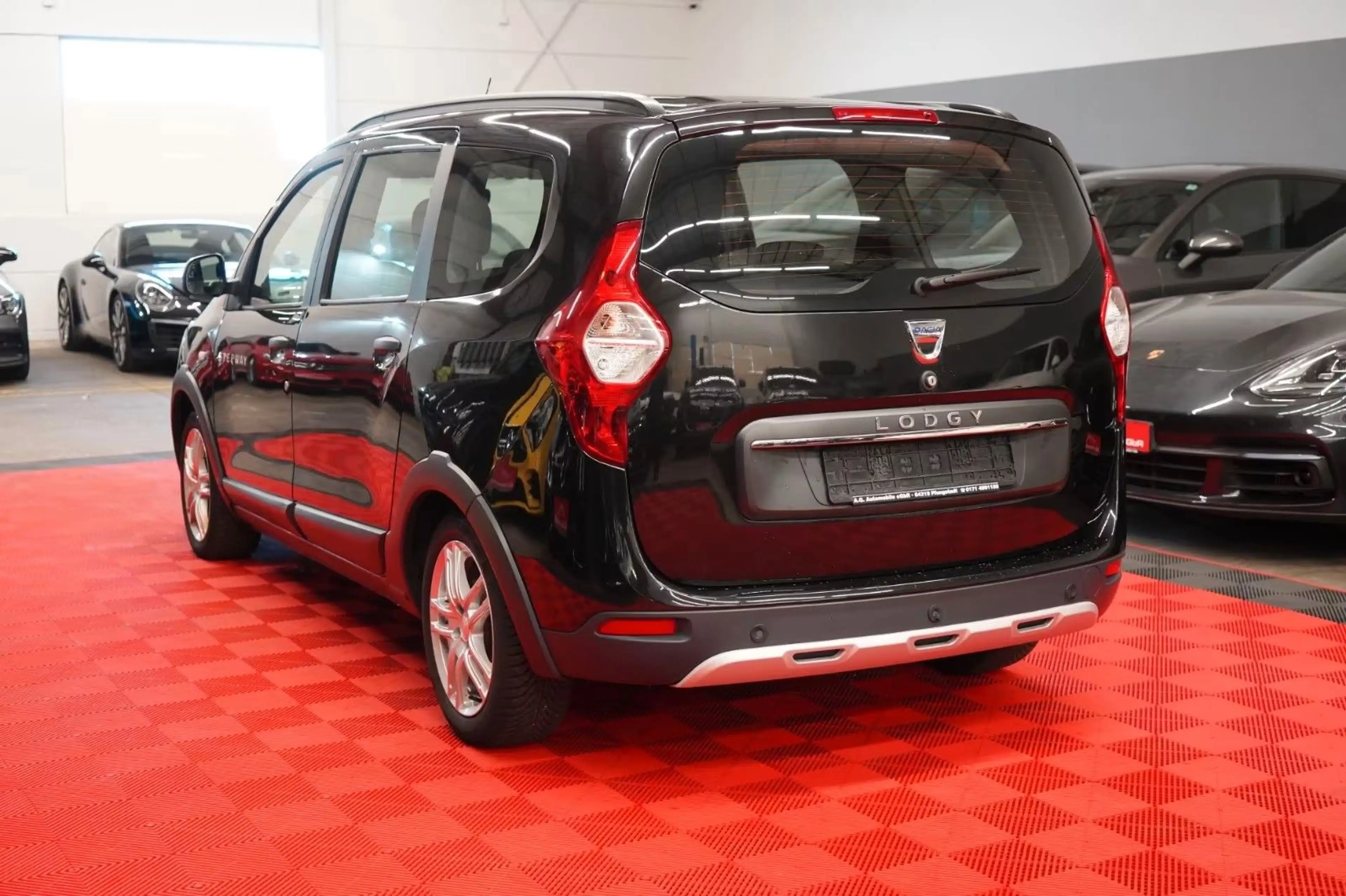 Dacia Lodgy 1.5 dCi Stepway Plus *Unfallfrei* — photo 9