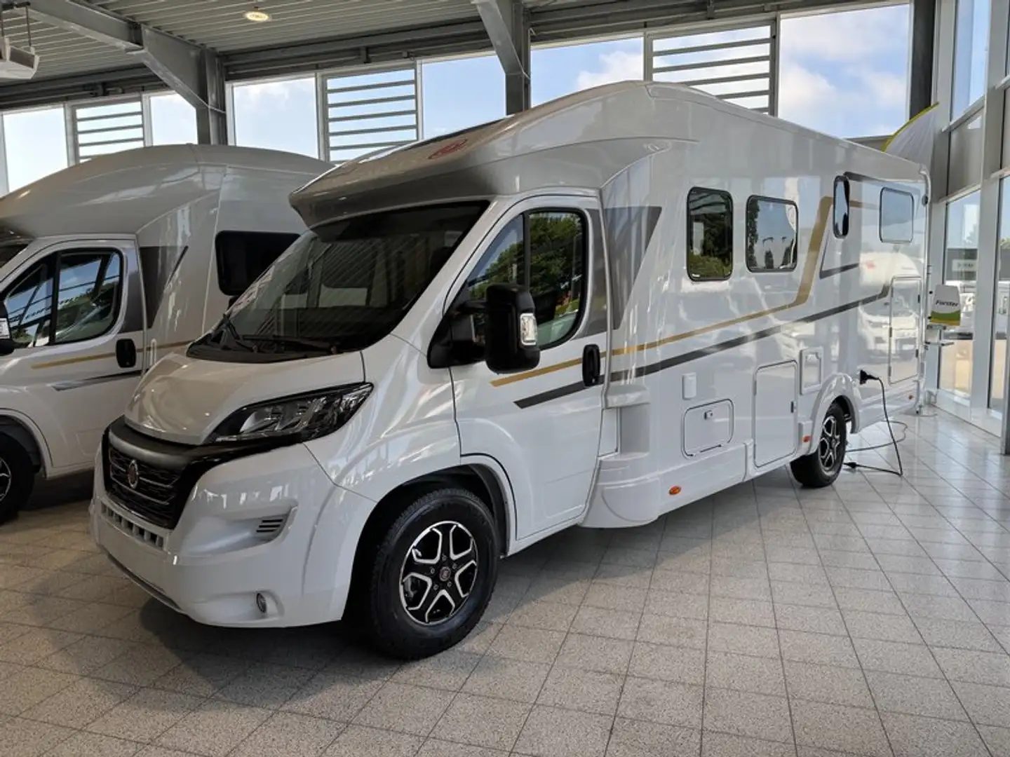 Euramobil Teilintegrierter Profila PT 720 EF Weiß - 2