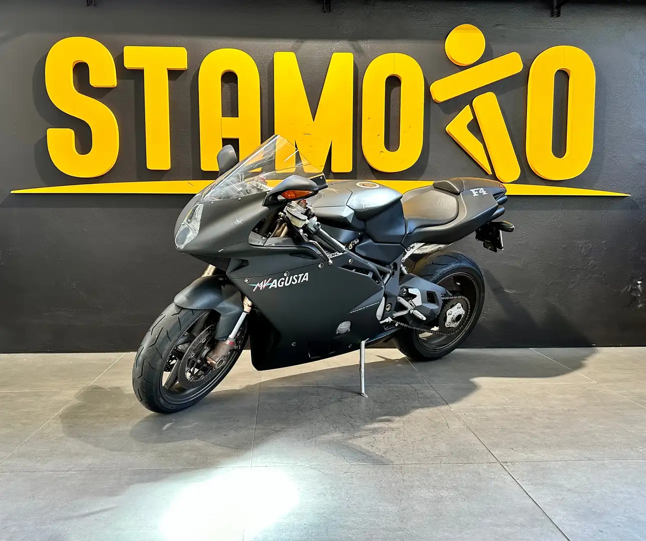 MV Agusta F4 750 Black - 1