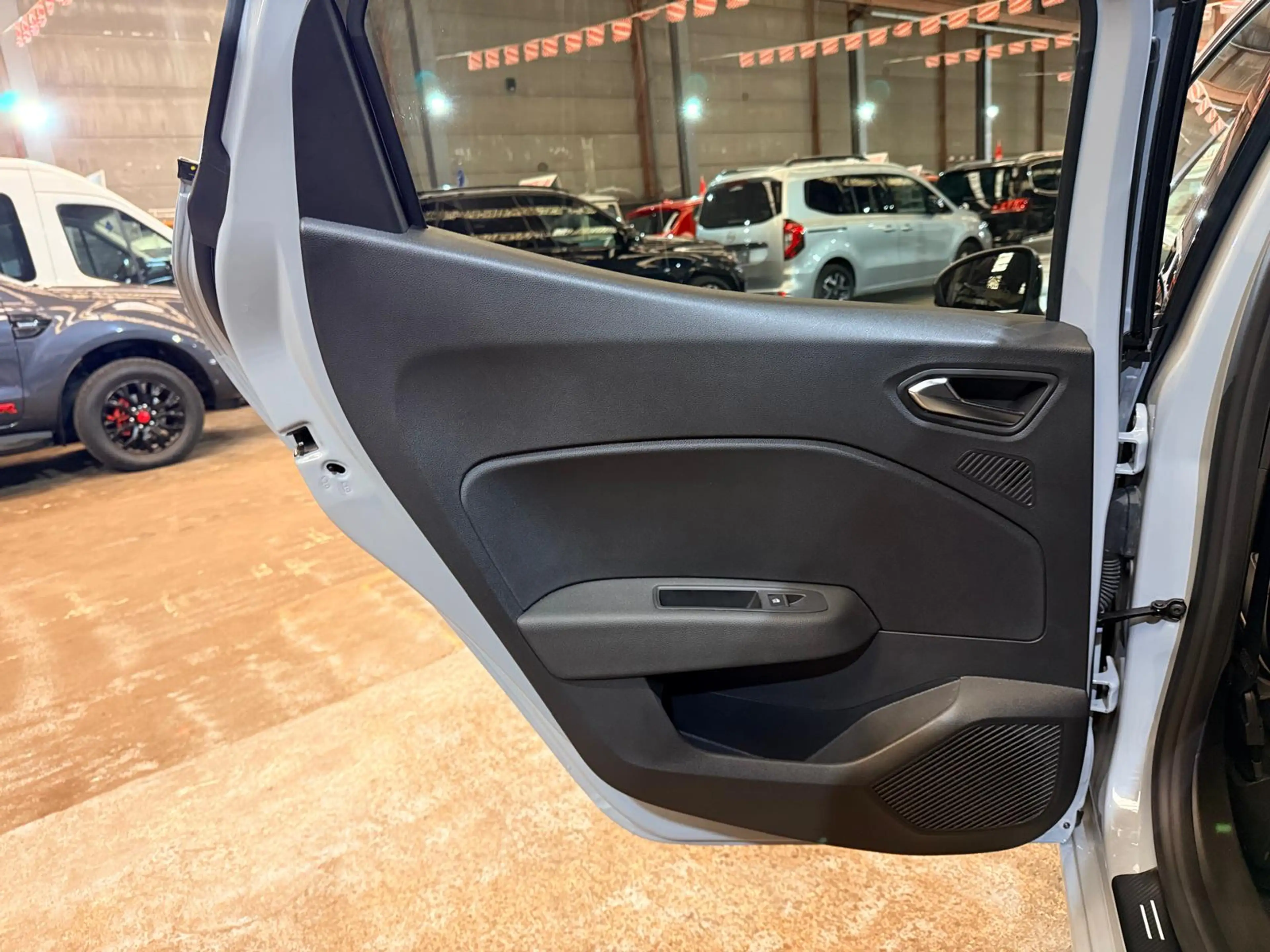 Renault Clio Clio 1.0 TCe Esprit Alpine CarPlay LED GPS Caméra — photo 22