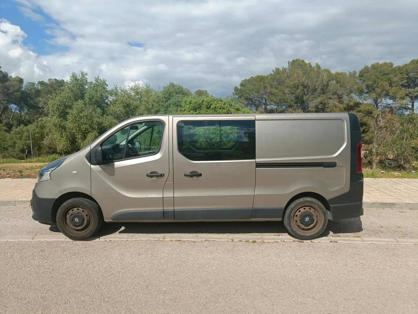 Renault Trafic Trafic Furgón Doble Cabina 29 L2 Energy BluedCi 107kW Gris - 1