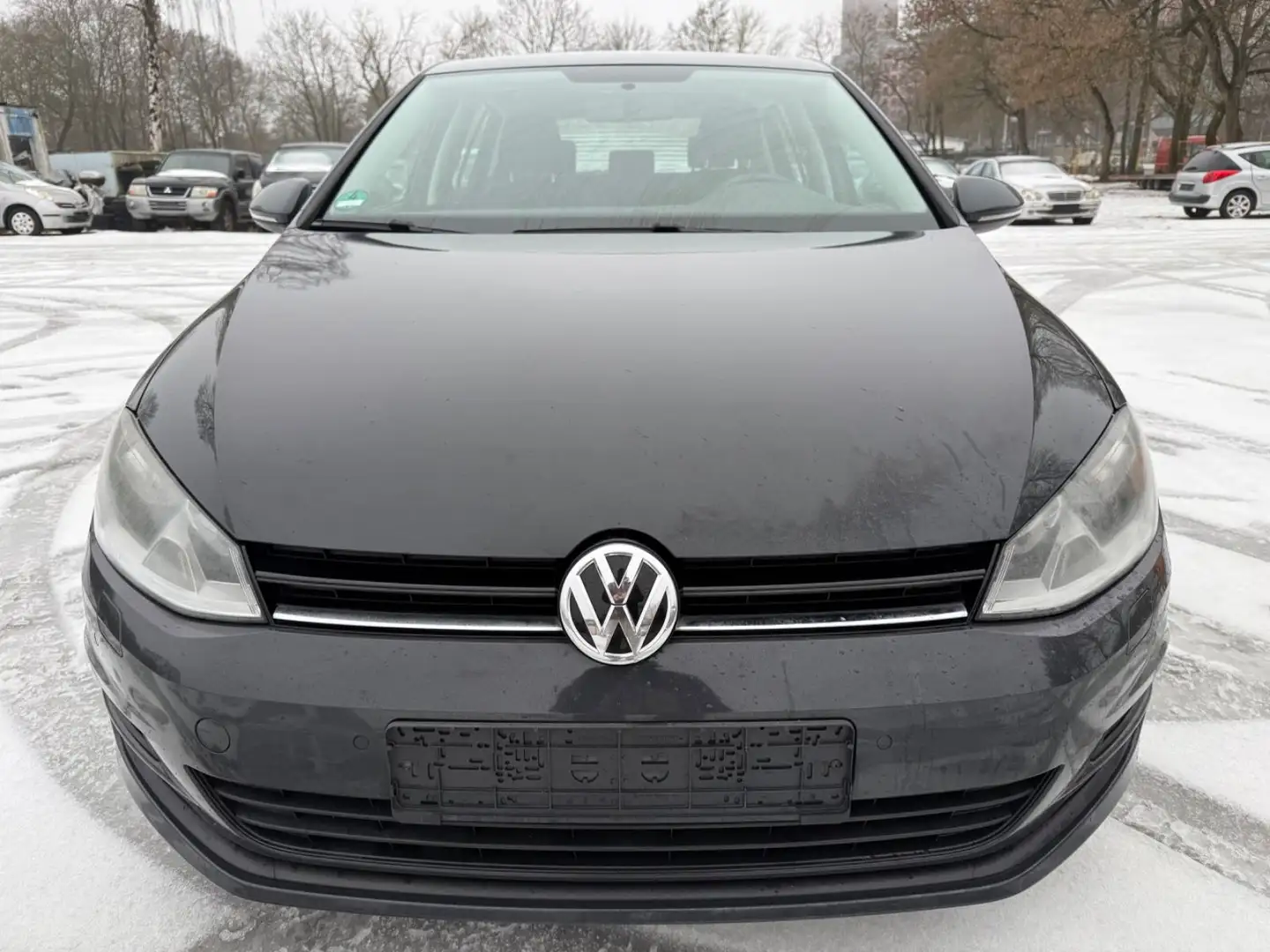 Volkswagen Golf VII Lim. Trendline BMT** SEHR GEPFLEGT** Gris - 2