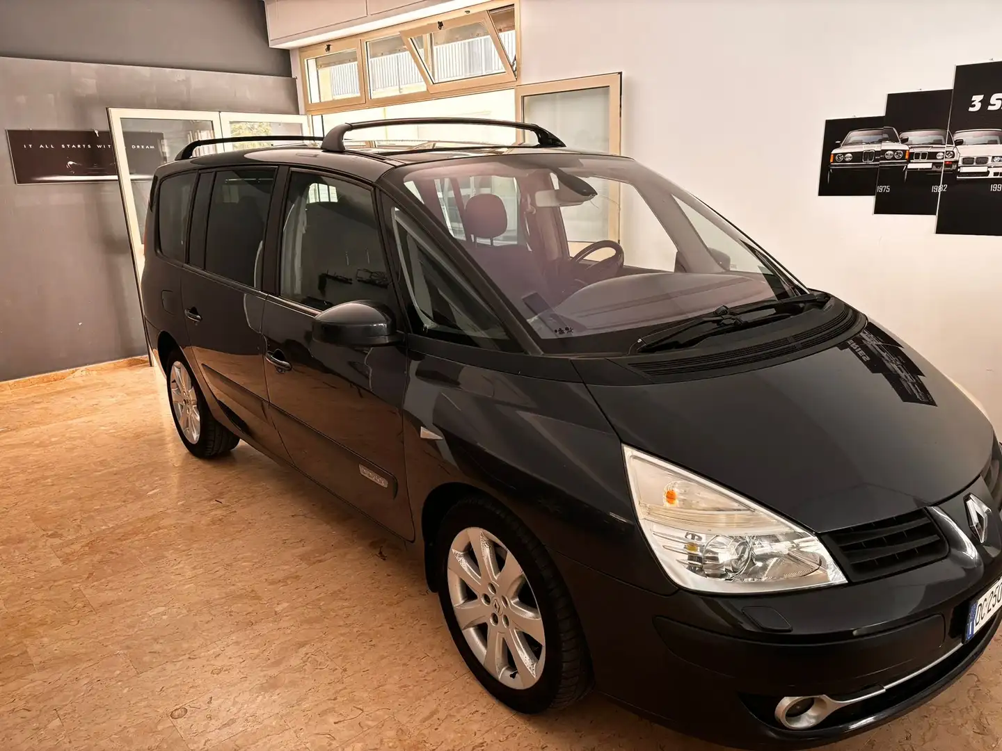 Renault Grand Espace Grand Espace IV 2006 2.2 dci 16 active crna - 1