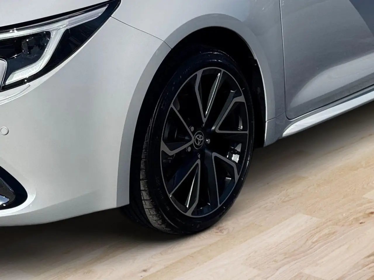 Toyota Corolla 2.0 Hybrid TS Lounge Pano Matrix JBL HuD 7