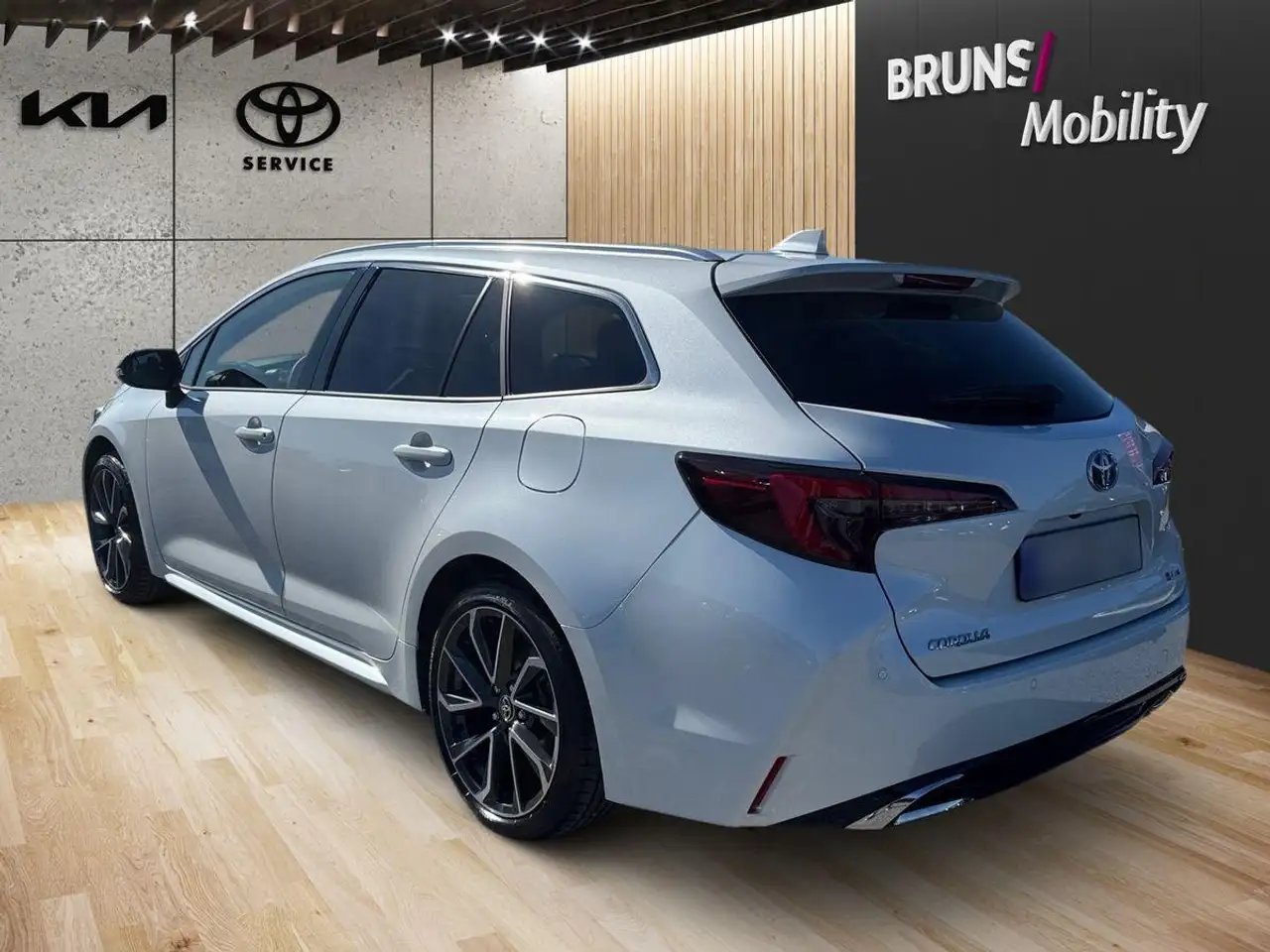 Toyota Corolla 2.0 Hybrid TS Lounge Pano Matrix JBL HuD 5
