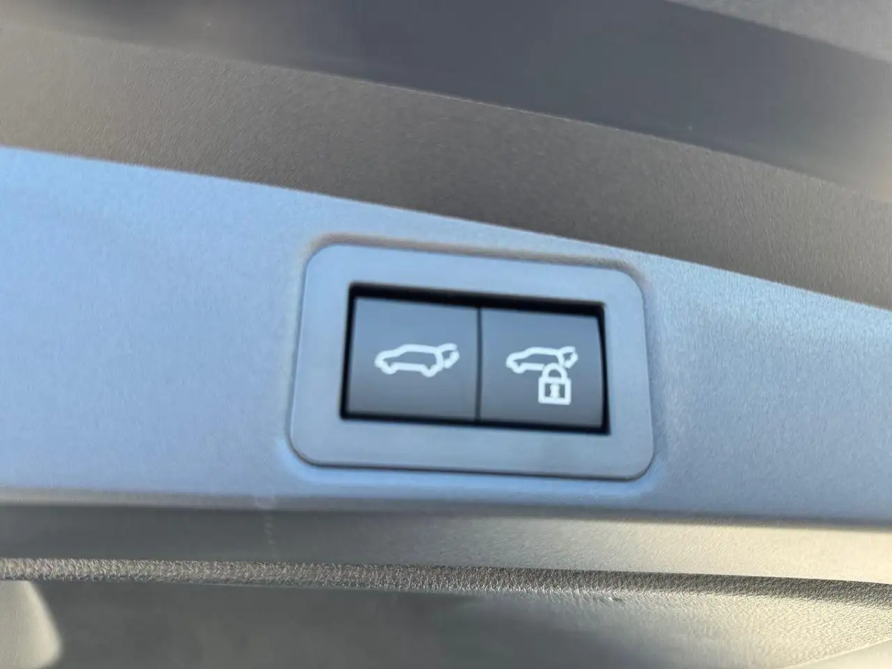 Toyota Corolla 2.0 Hybrid TS Lounge Pano Matrix JBL HuD 14