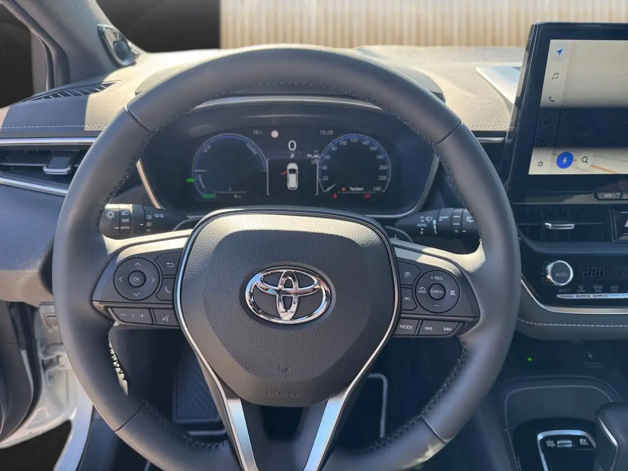 Toyota Corolla 2.0 Hybrid TS Lounge Pano Matrix JBL HuD 9
