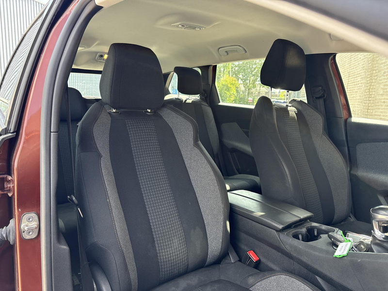 Peugeot 5008 1.2 PureTech Blue Lease Active | € 9.500,- NETTO! — photo 4
