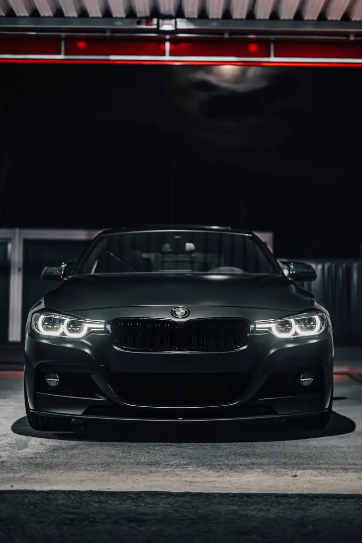 BMW 330 330d M Sport Aut. Schwarz - 1