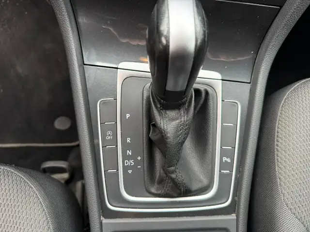 Volkswagen Golf view 14