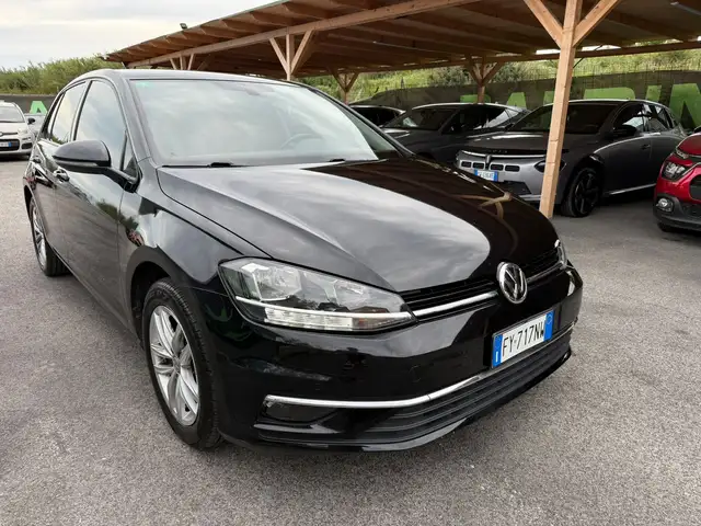 Volkswagen Golf view 3