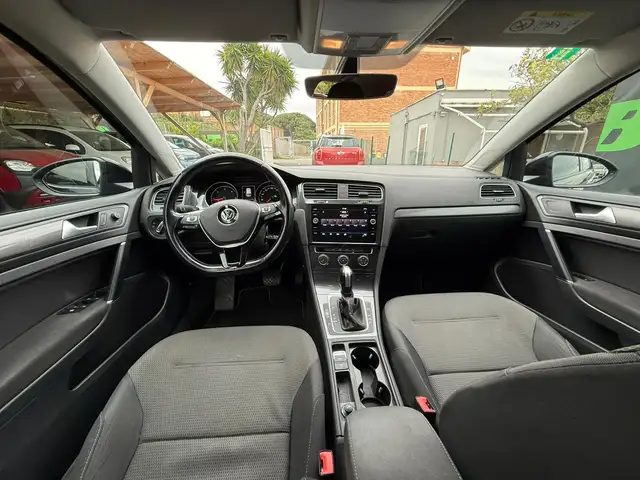 Volkswagen Golf view 10