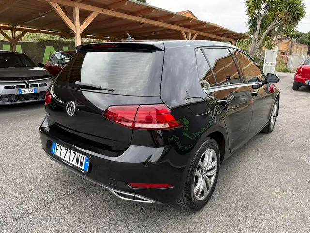 Volkswagen Golf view 6
