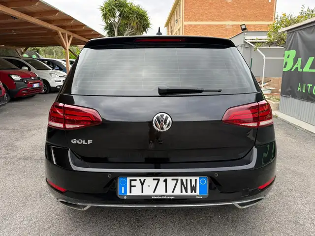 Volkswagen Golf view 5