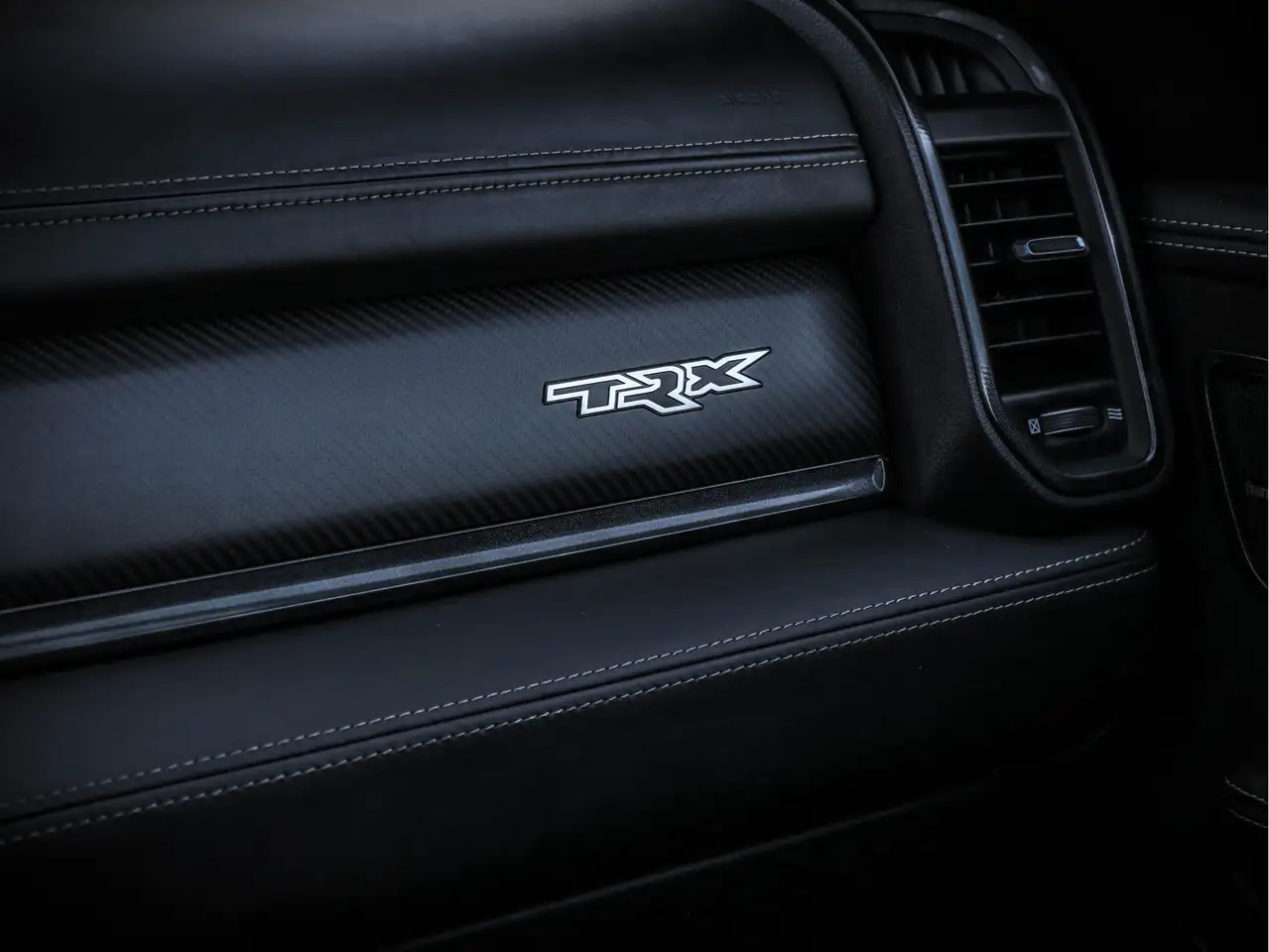 Dodge RAM 2023 — фото 13