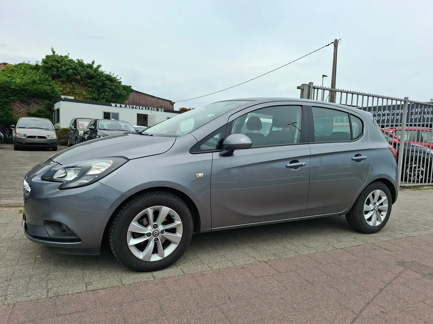 Opel Corsa 1.2i Enjoy Gris - 2