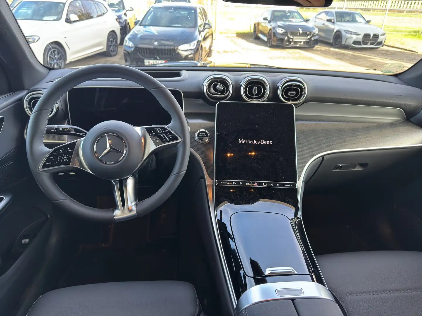 Mercedes-Benz GLC 300 e 4Matic Avantgarde 360° HUD Pano - 2