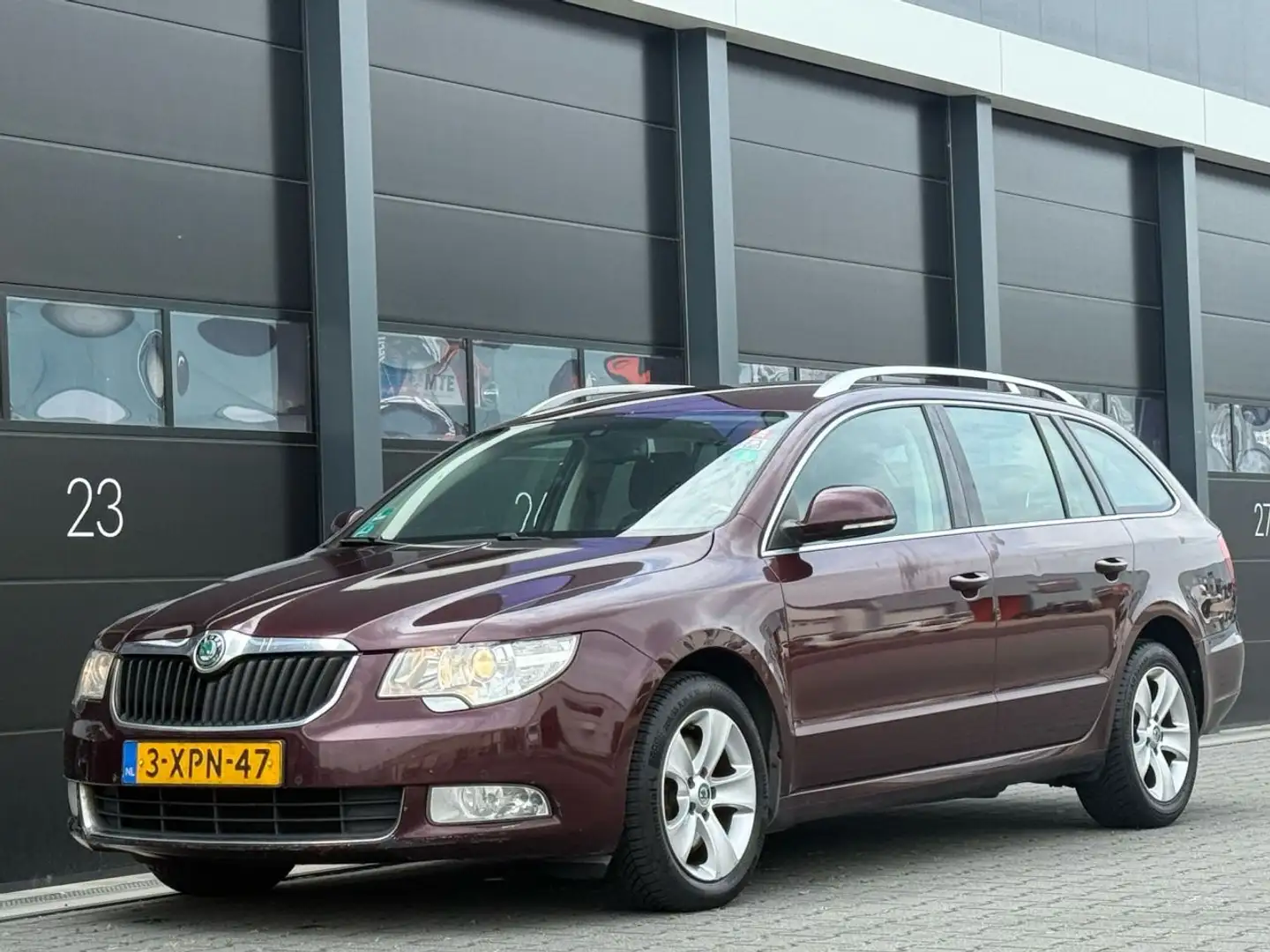 Skoda Superb 2.0 TDI Navi Clima AUTOMAAT Rood - 1