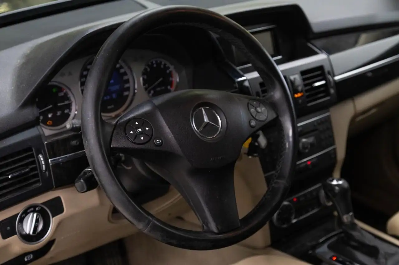 Mercedes-Benz GLK-Class снимка Mercedes-Benz GLK-Class
