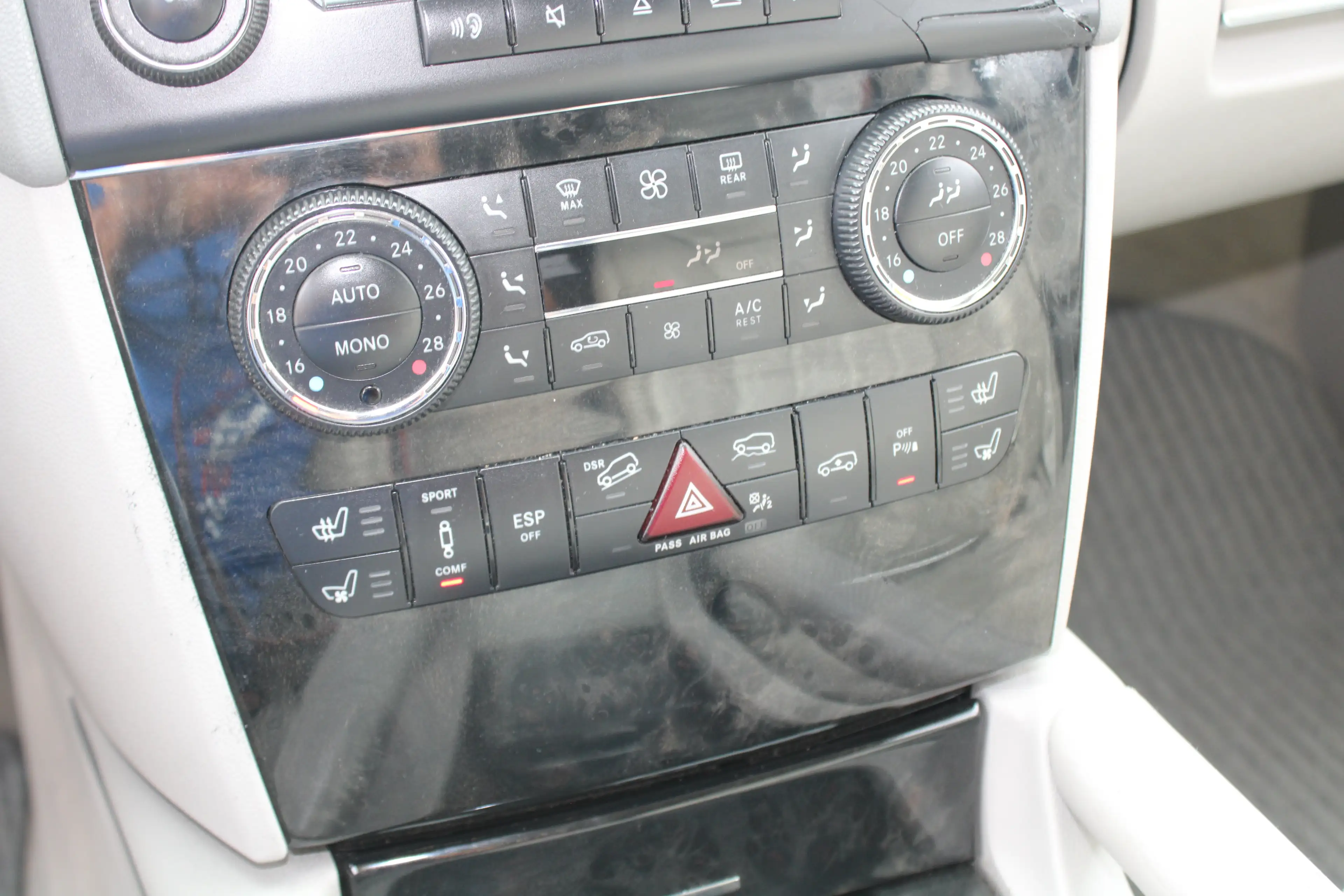 Mercedes-Benz ML 320 ML 320 CDI 4Matic — photo 15