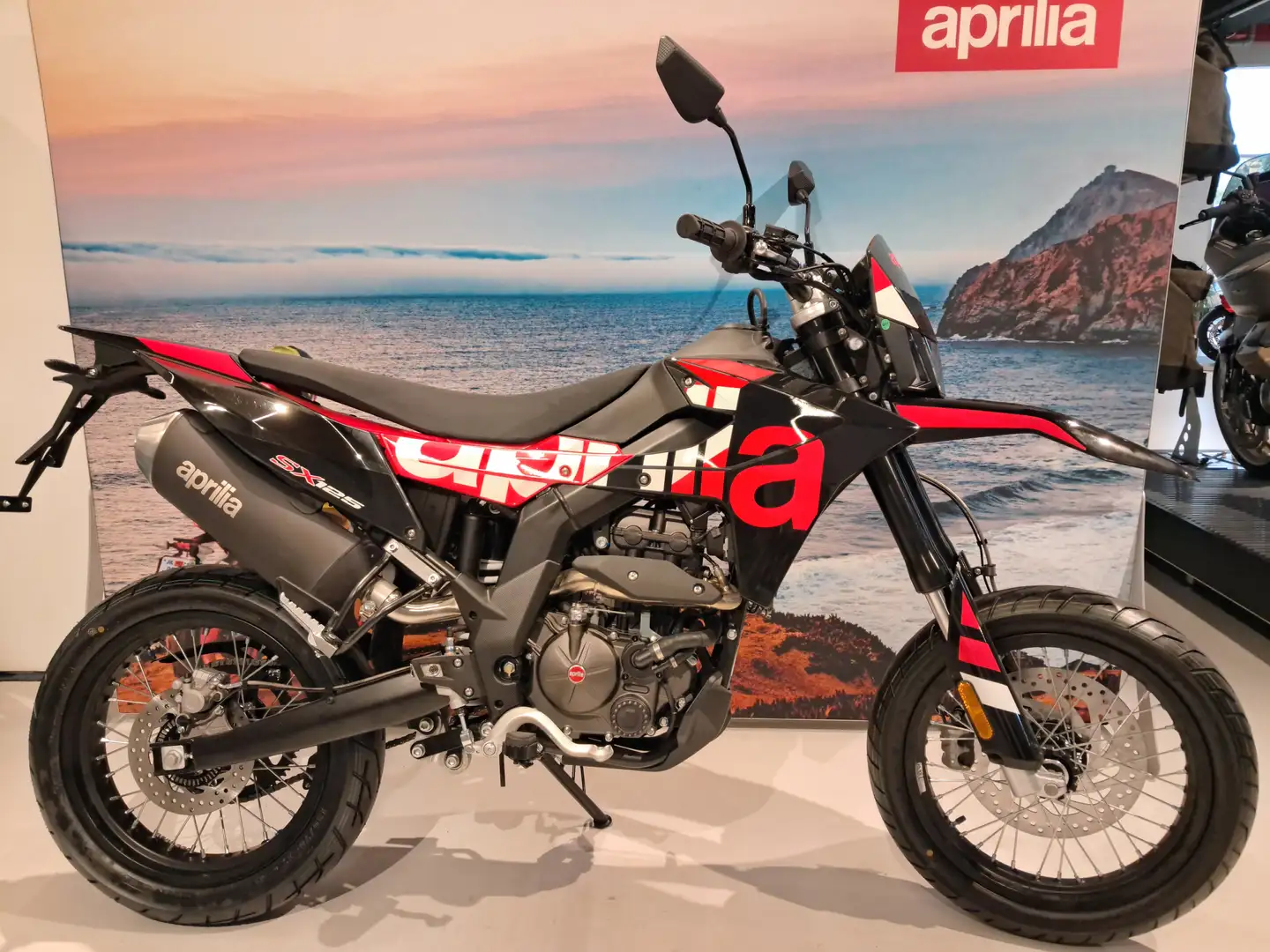 Aprilia SX 125 Negro - 1