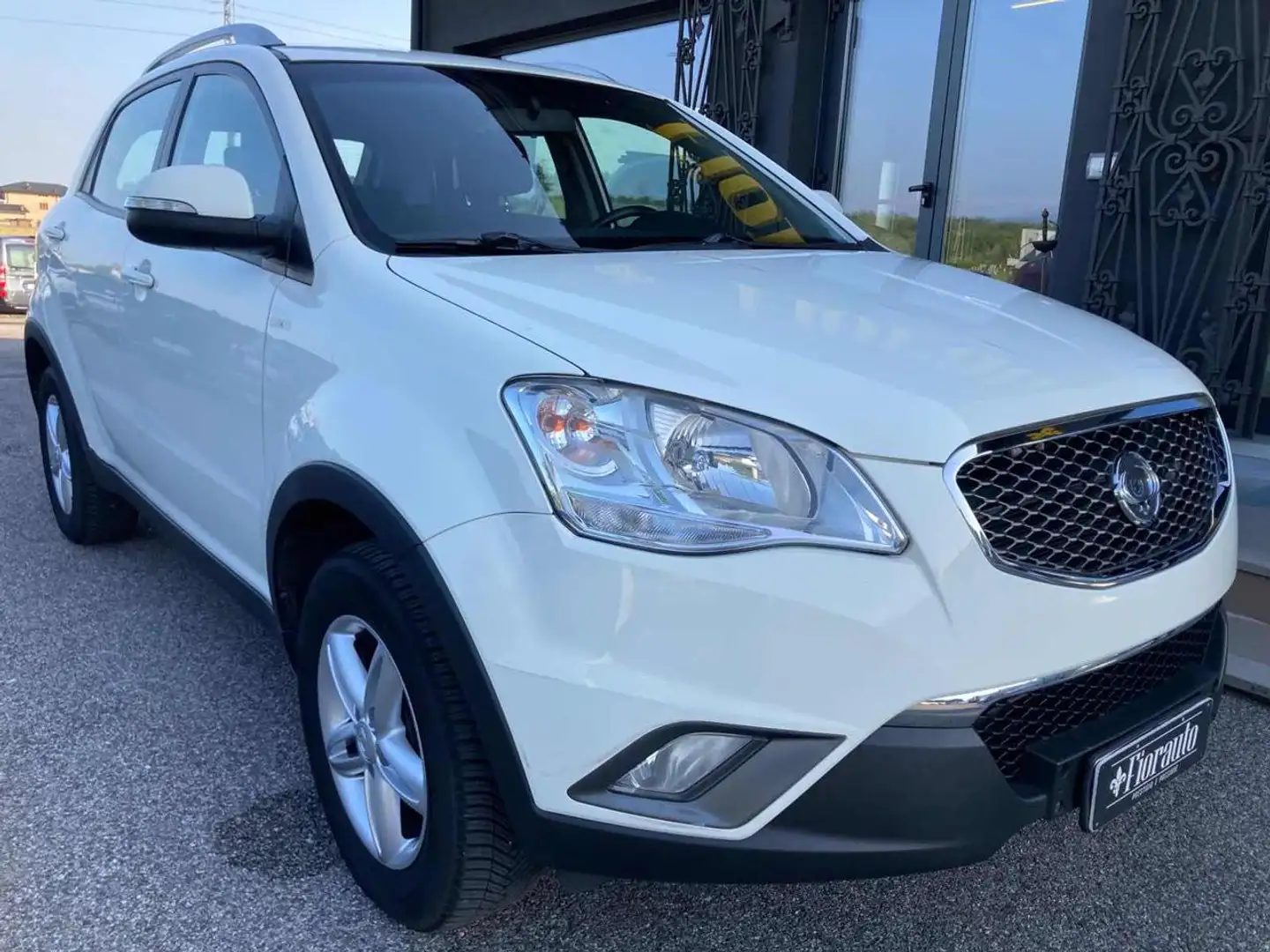 SsangYong Korando 2.0 e-XDi 175 CV 2WD MT C Fehér - 2