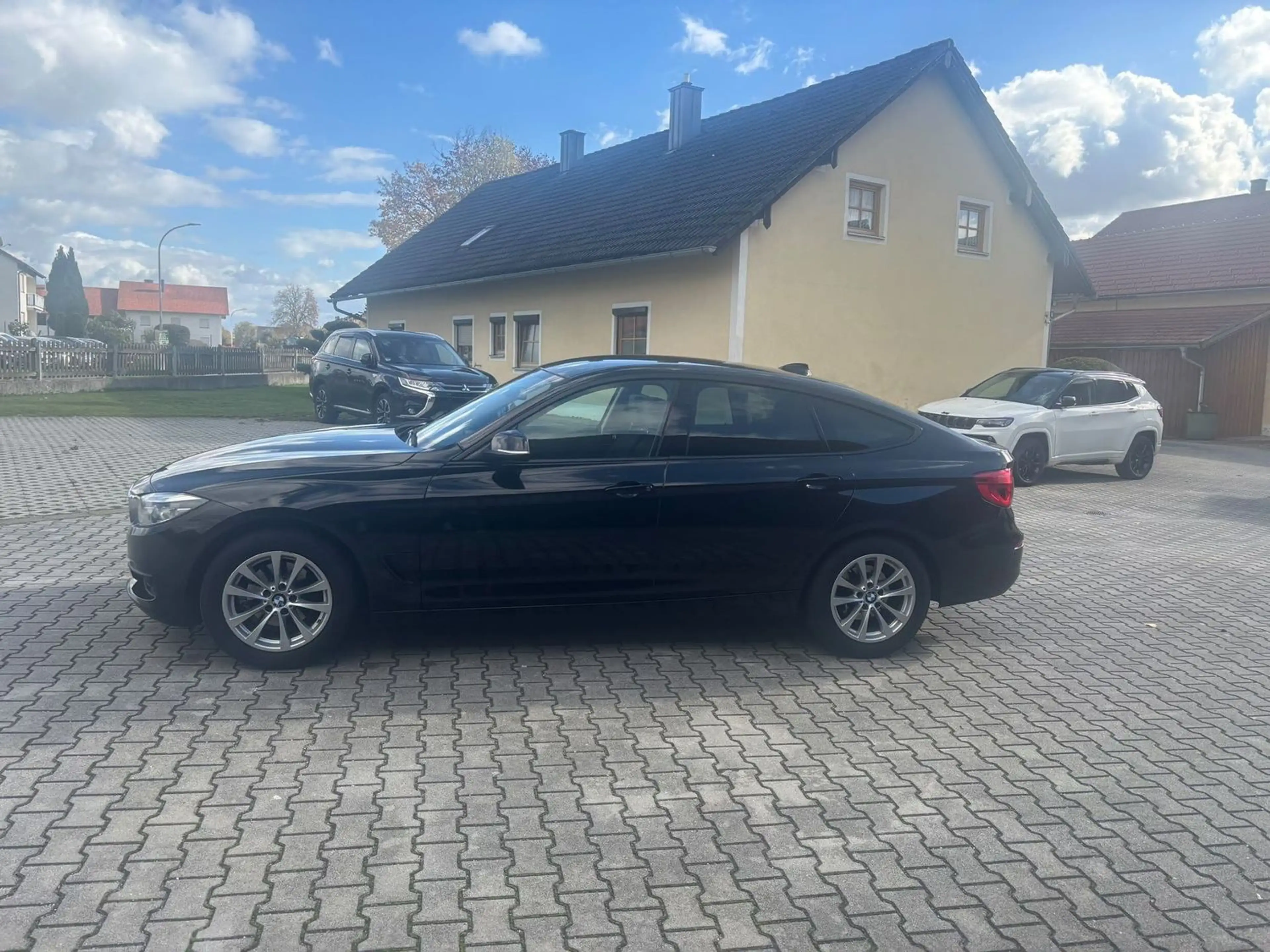 BMW 320 320 d Advantage — photo 8