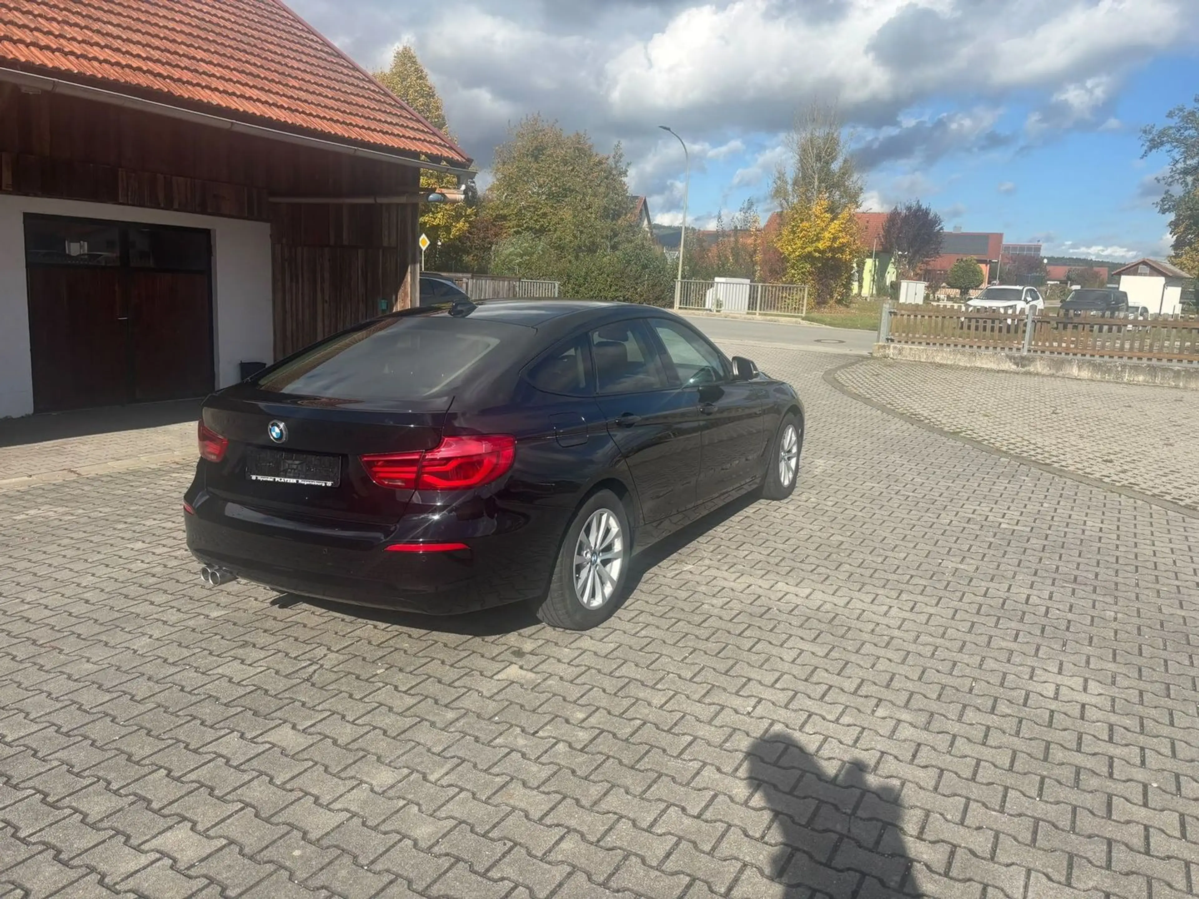 BMW 320 320 d Advantage — photo 6